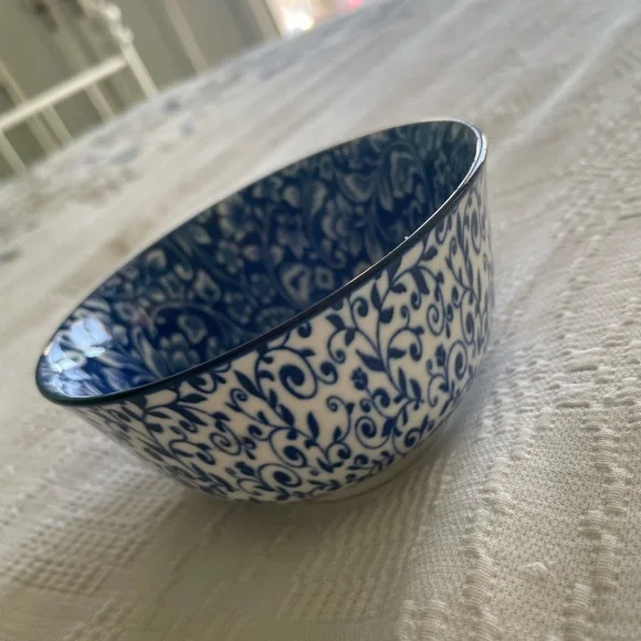 Two Blue & White Small Ceramic Bowls - Picture 2 of 4